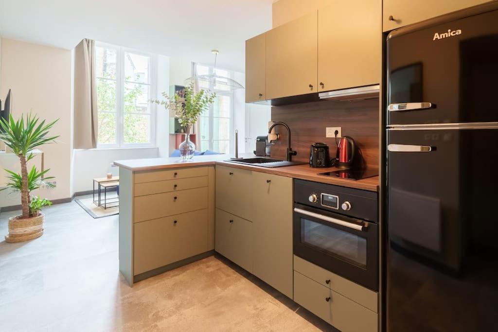 Appartement Lumineux Avec Cour Шомон Экстерьер фото