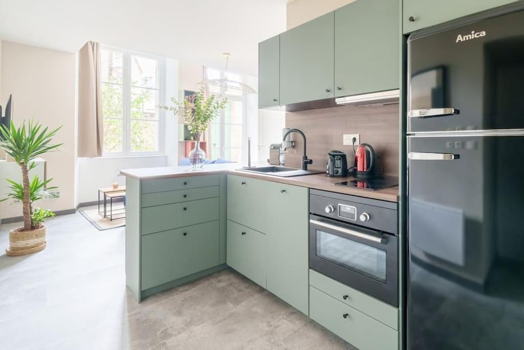 Appartement Lumineux Avec Cour Шомон Экстерьер фото