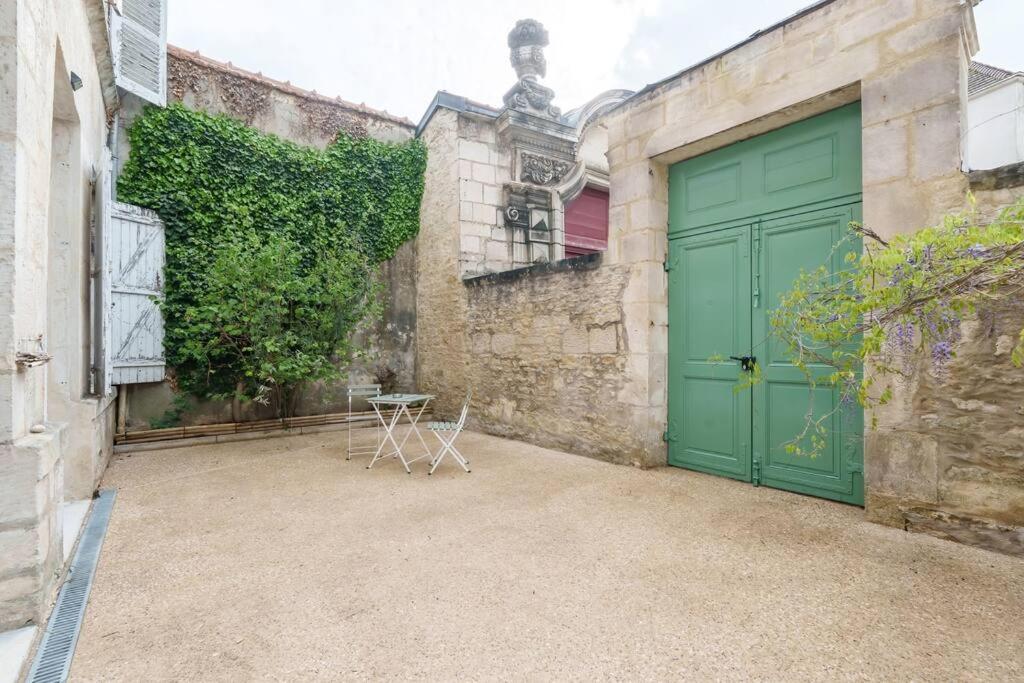 Appartement Lumineux Avec Cour Шомон Экстерьер фото